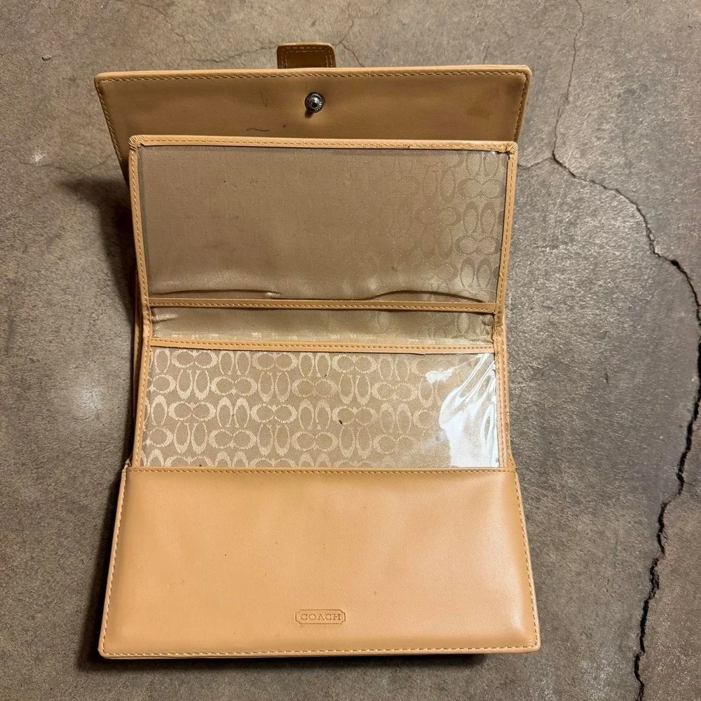 Coach Soho Signature C Buckle Trifold Wallet Khaki Tan Vintage Y2K